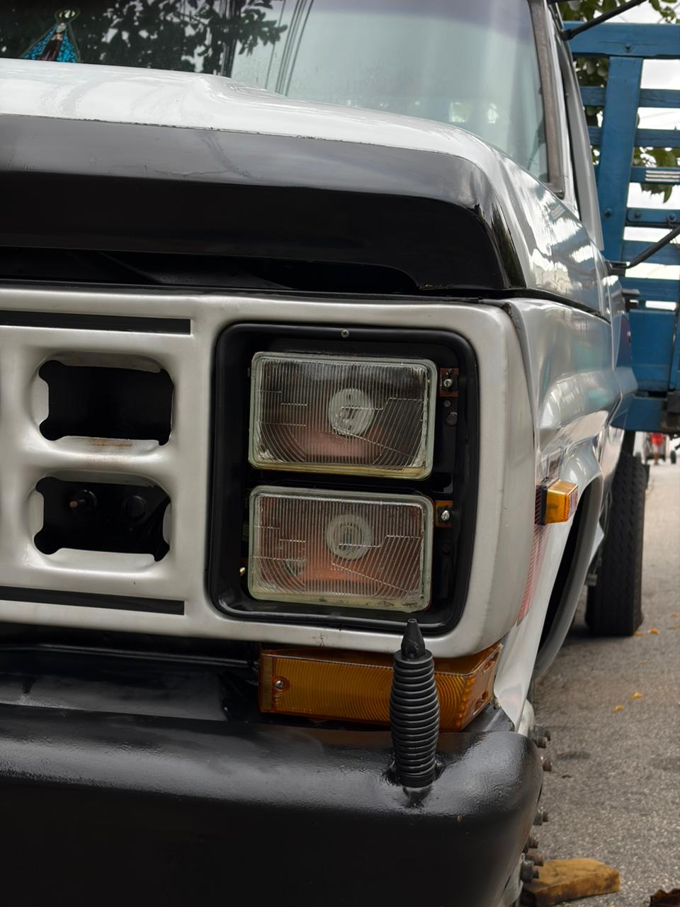 Lavagem Detalhada - Ford F4000